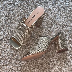 NWOT Katy Perry Metallic The Tana Slide Gold Woven Block Heel Mules Size 7.5